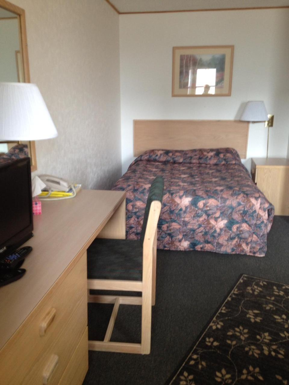 Winkys Motel Estevan Exterior foto